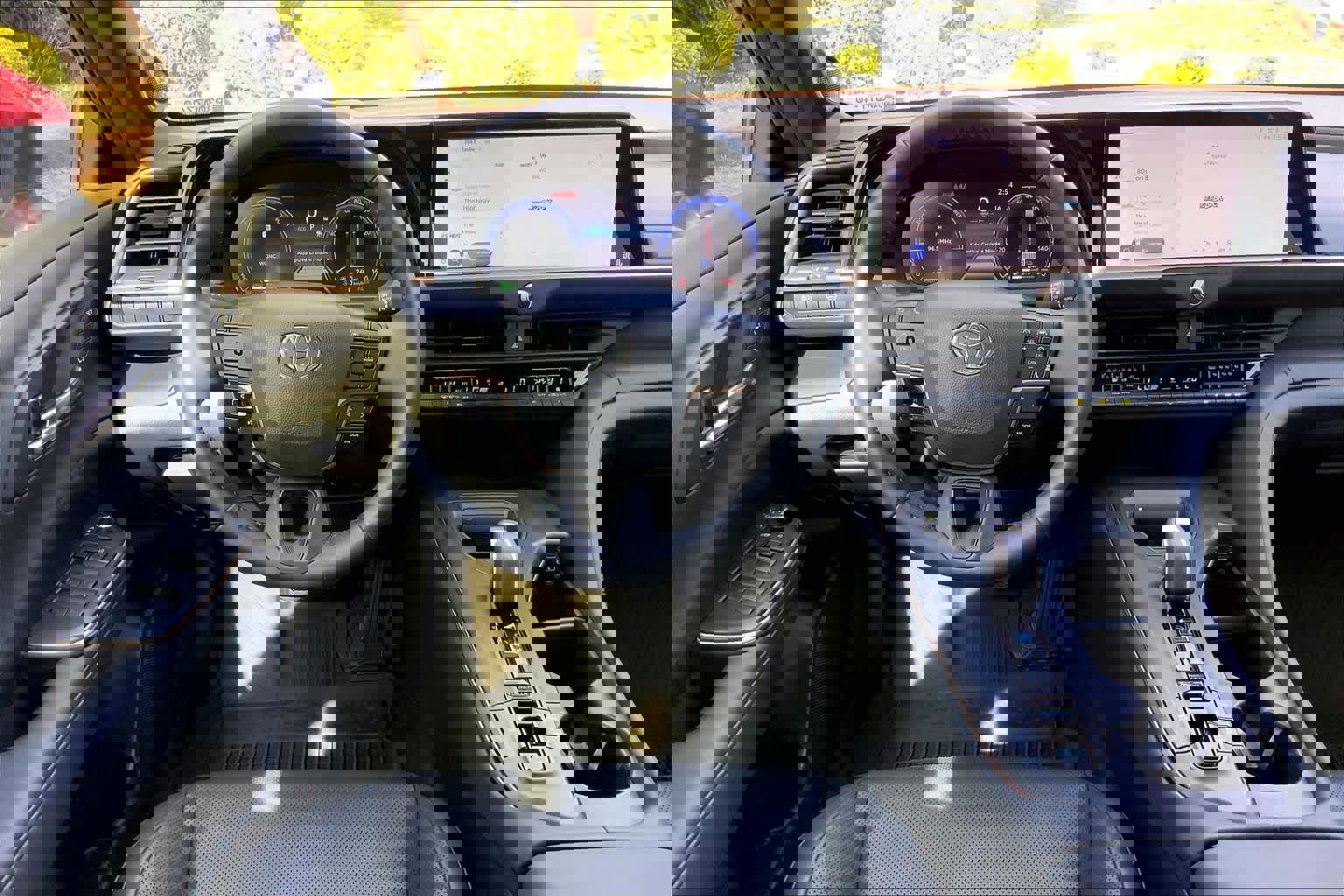 Used 2023 Toyota Crown Limited image 6