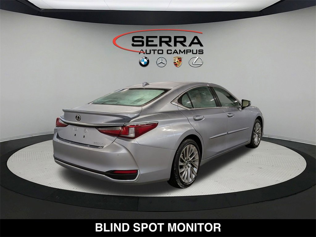 Used 2023 Lexus ES 300h w/ Accessory Package (Z2) image 12