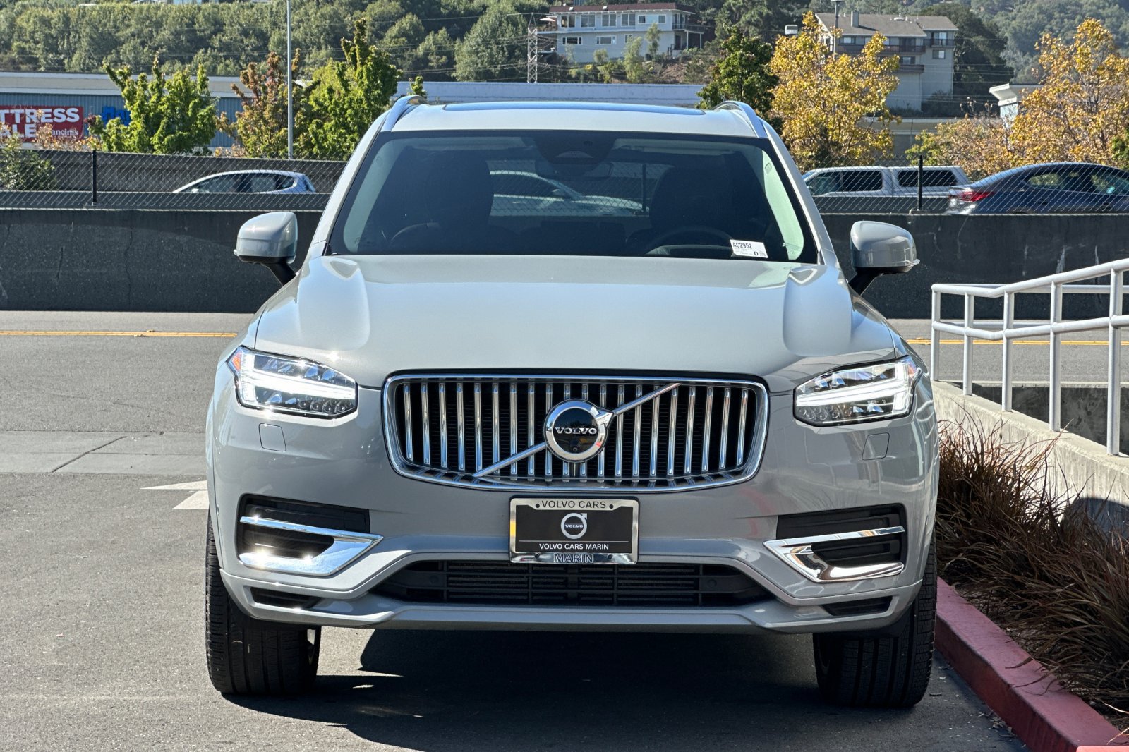 Certified 2025 Volvo XC90 T8 Ultra w/ Protection Package AWD/4WD image 11