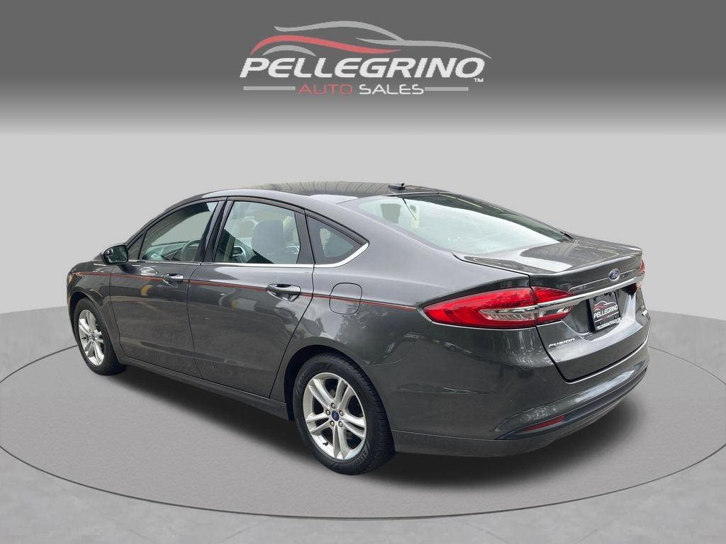 Used 2018 Ford Fusion SE FWD image 4