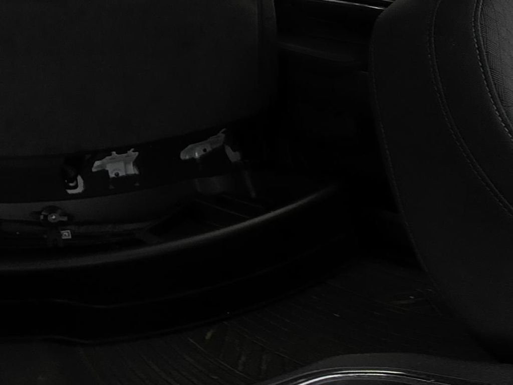 Used 2022 Chevrolet Silverado 1500 LT Trail Boss w/ LPO, Dark Essentials Package AWD/4WD image 14
