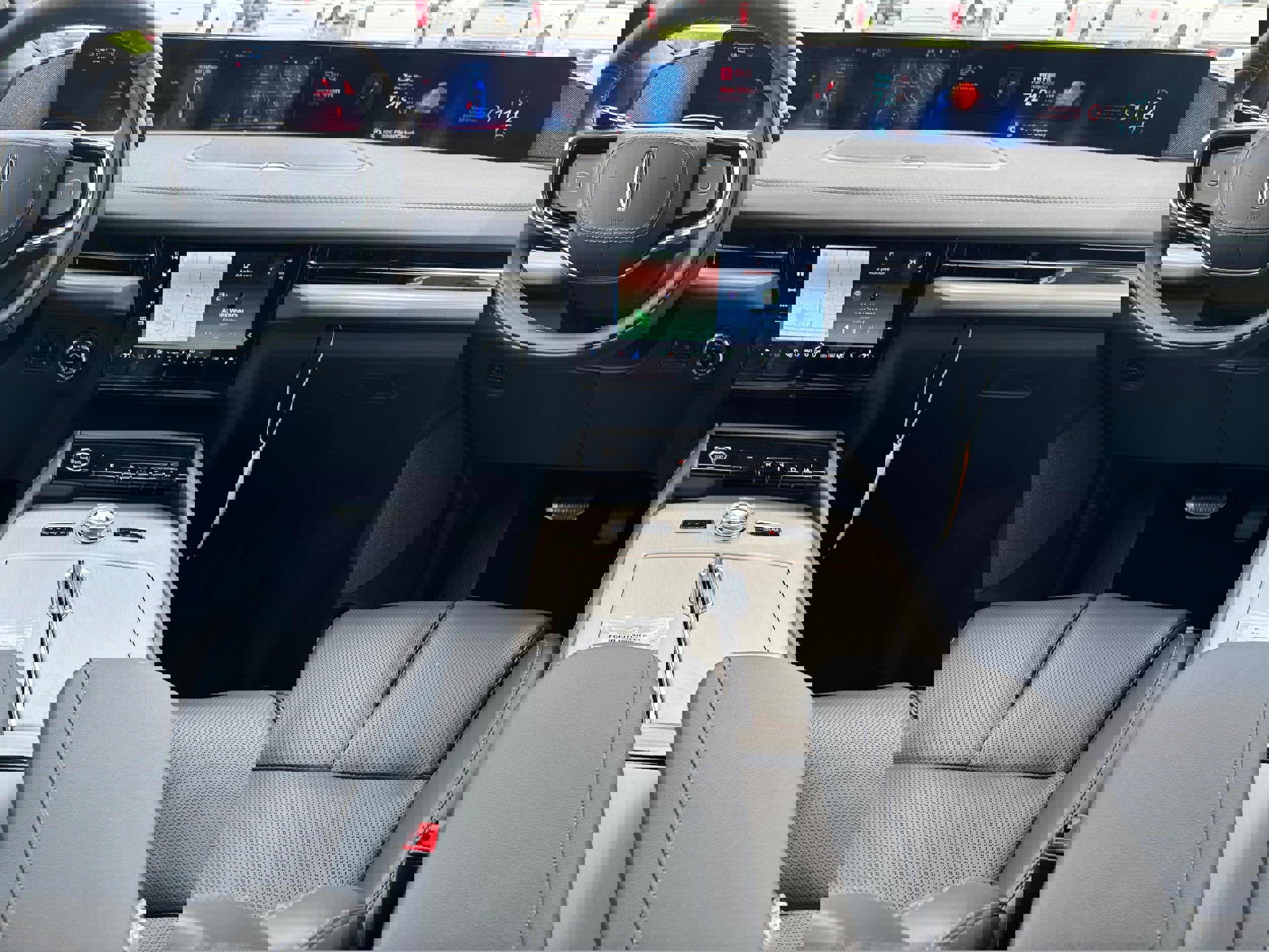 New 2025 Lincoln Navigator Reserve w/ Jet Appearance Package image 15