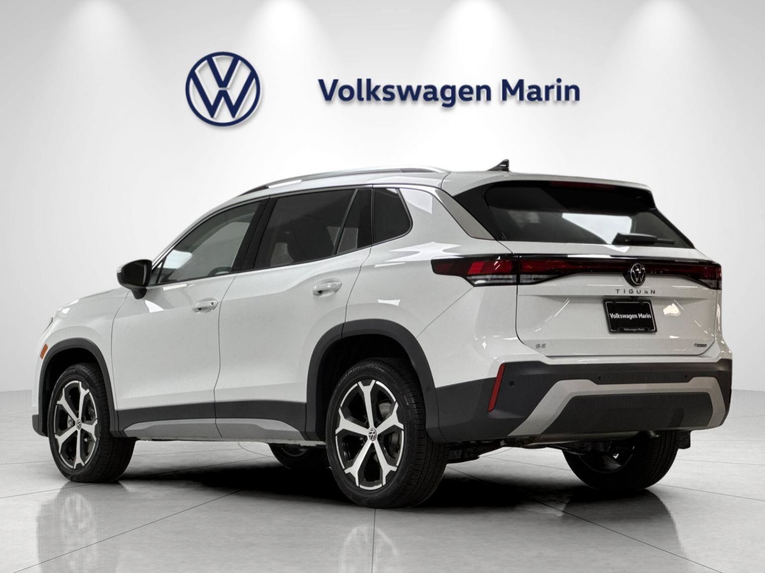 New 2026 Volkswagen Tiguan SE AWD/4WD image 3