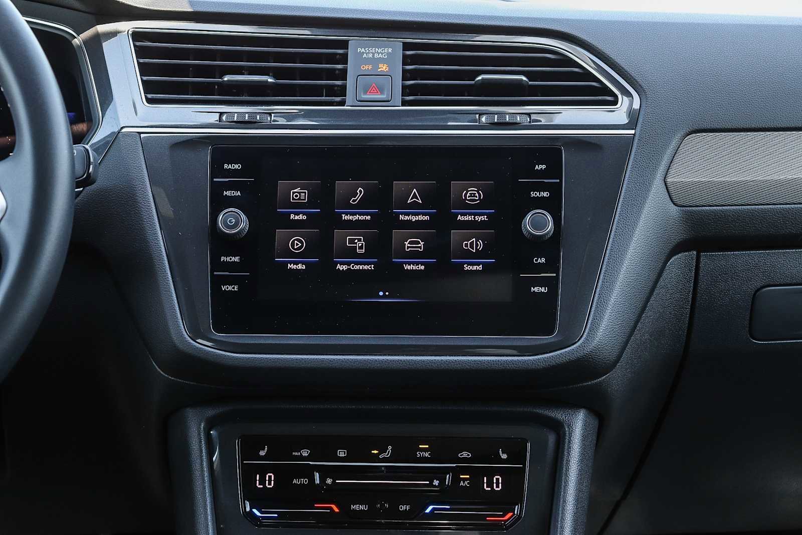 Used 2023 Volkswagen Tiguan SE R-Line FWD image 13