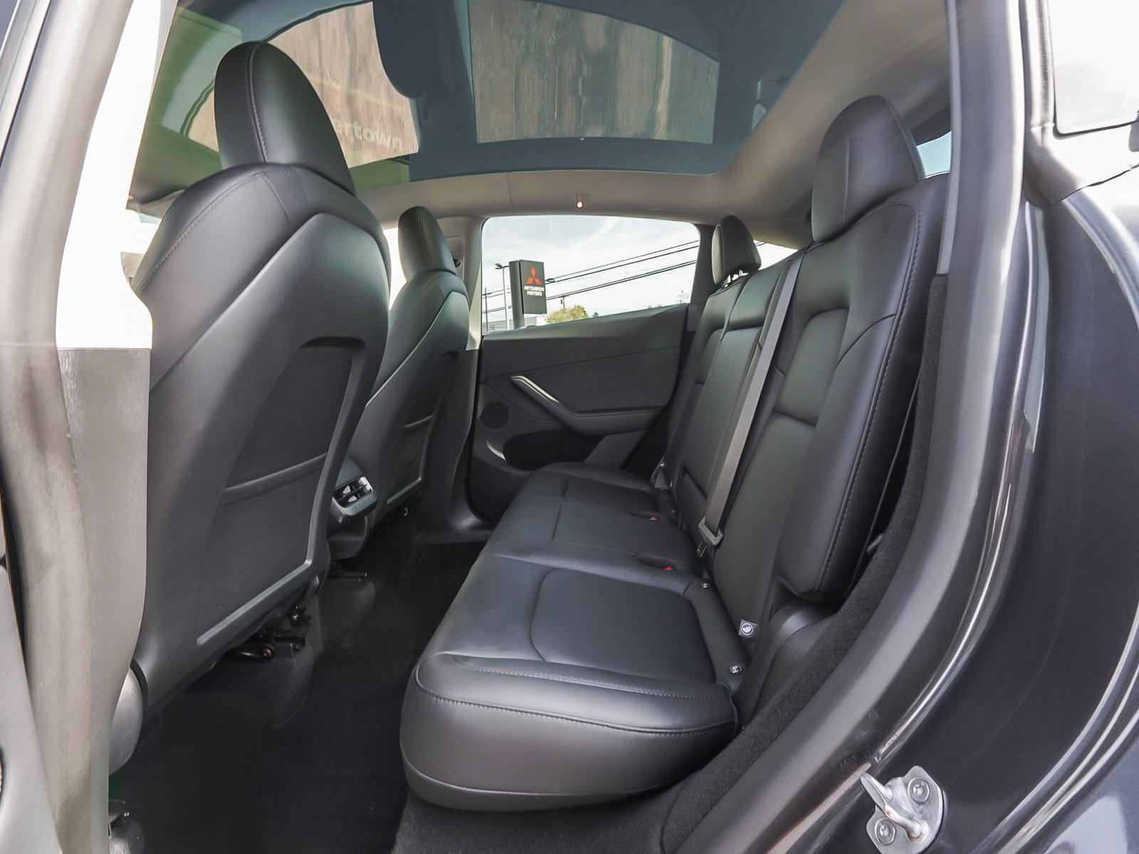 Used 2025 Tesla Model Y Long Range AWD/4WD image 27