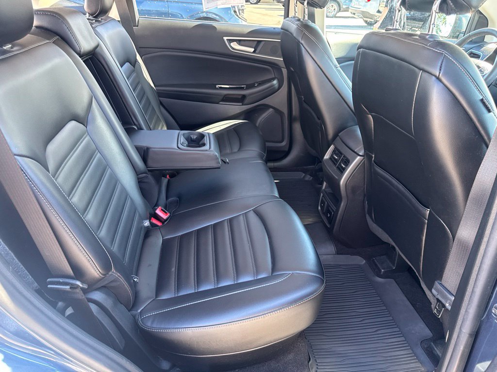 Used 2019 Ford Edge SEL w/ Equipment Group 201A AWD/4WD image 38