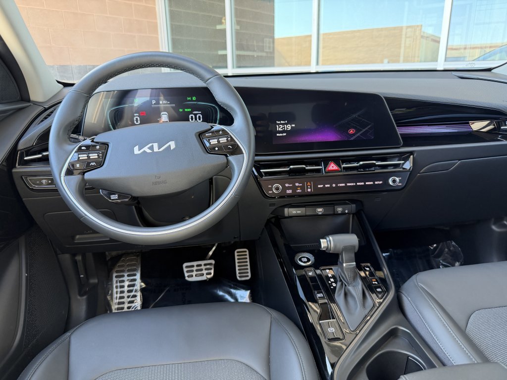 Used 2023 Kia Niro EX Touring image 16
