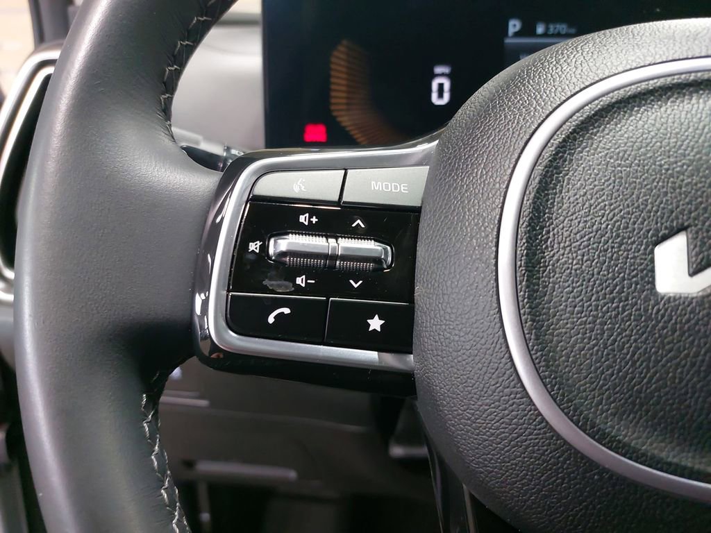 Used 2024 Kia Sorento S w/ Panoramic Sunroof Package image 17