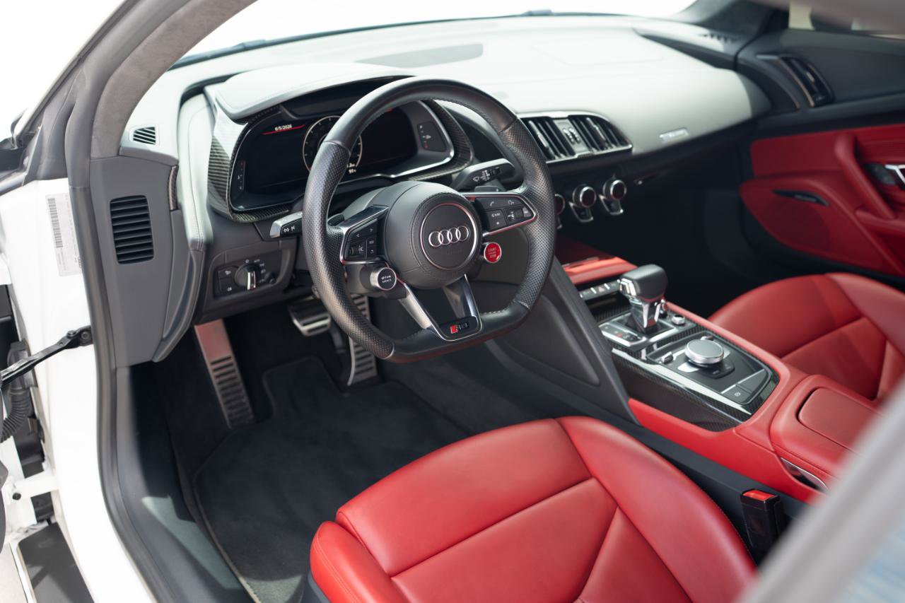 Used 2018 Audi R8 V10 RWD image 33