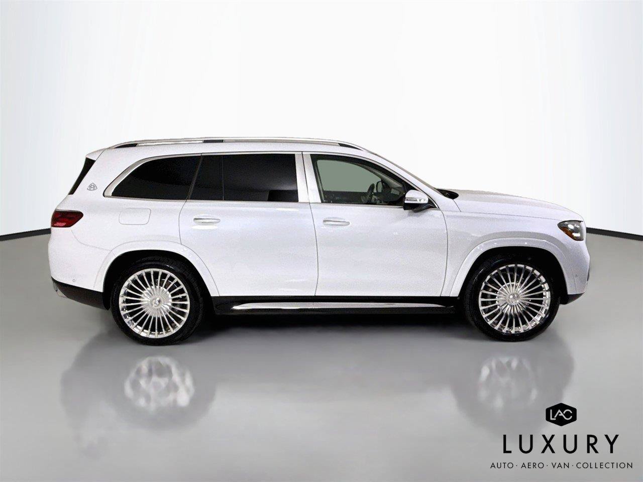 Used 2025 Mercedes-Benz Maybach GLS 600 4MATIC image 5