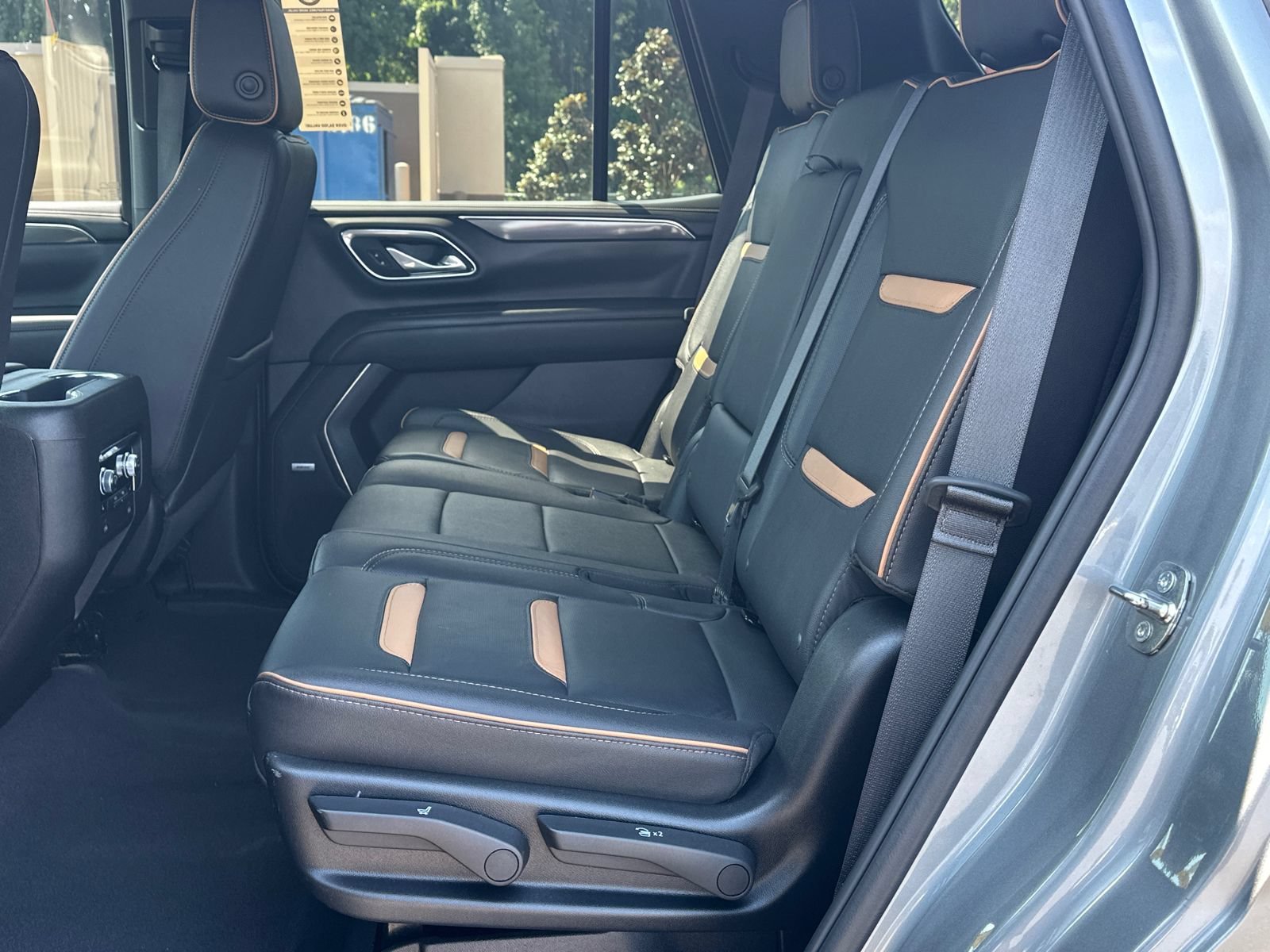 Used 2024 GMC Yukon AT4 AWD/4WD image 18