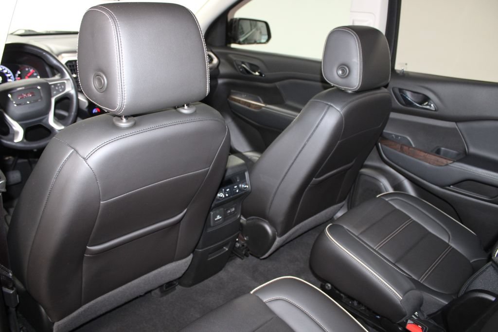 Used 2021 GMC Acadia Denali w/ Denali Technology Package FWD image 25