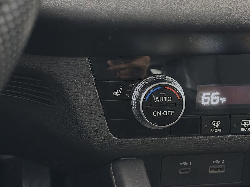 Used 2024 Mitsubishi Outlander SE Black Edition image 23