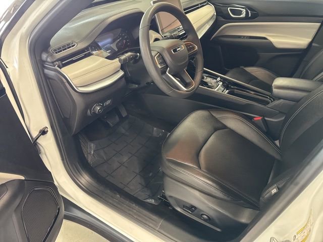 Used 2025 Jeep Compass Limited AWD/4WD image 14