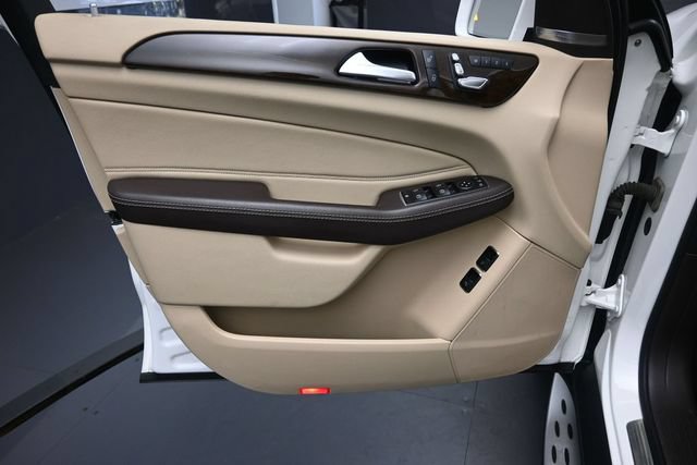 Used 2018 Mercedes-Benz GLS 450 4MATIC w/ Premium Package image 19