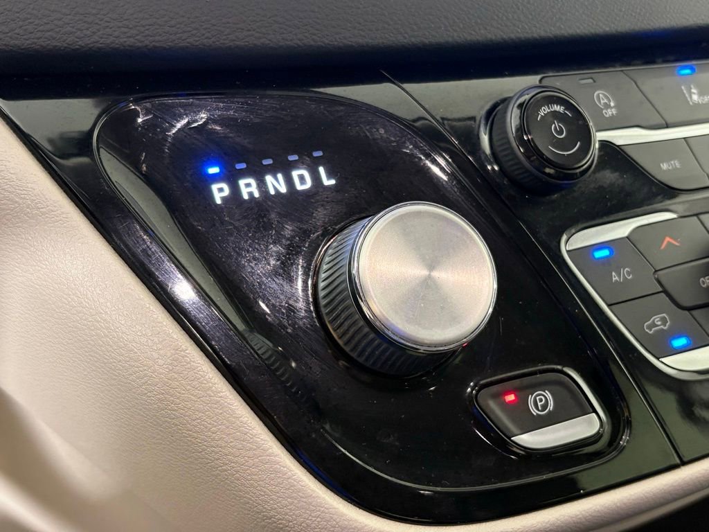 Used 2022 Chrysler Pacifica Touring-L image 28