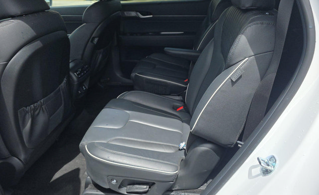 Used 2025 Hyundai Palisade Limited FWD image 13