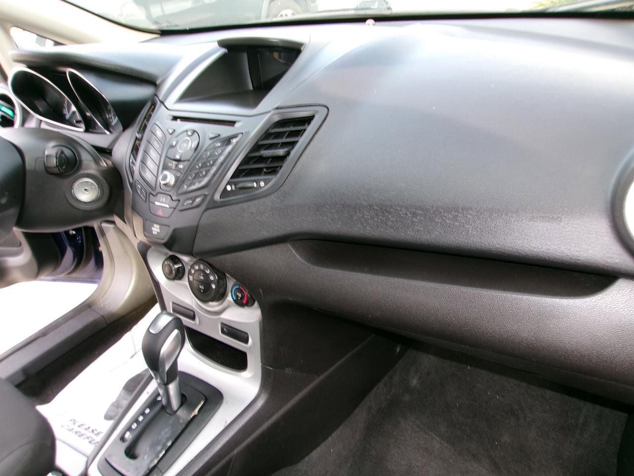 Used 2016 Ford Fiesta SE image 18