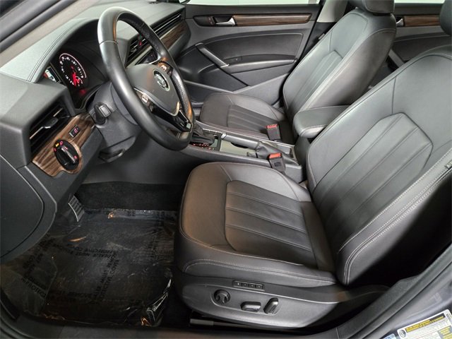 Used 2020 Volkswagen Passat 2.0T SEL image 13