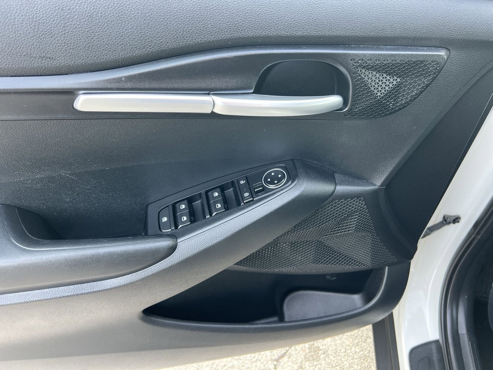 Used 2023 Kia Seltos LX image 14