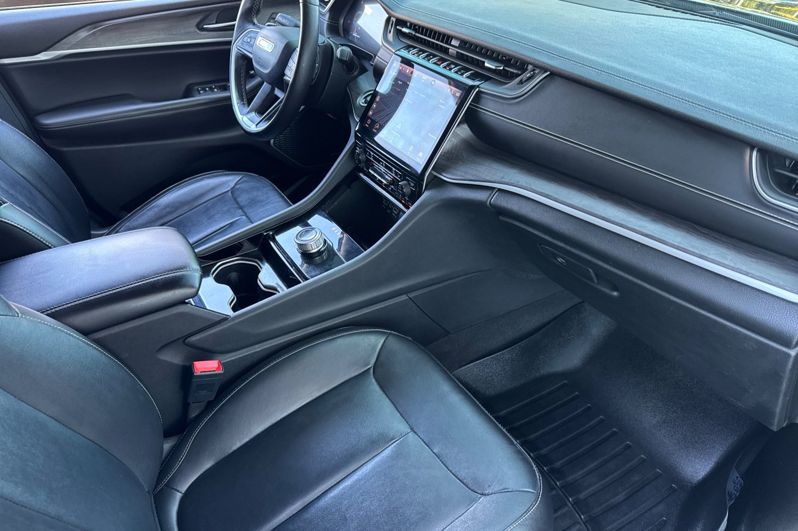 Used 2022 Jeep Grand Cherokee L Limited RWD image 19