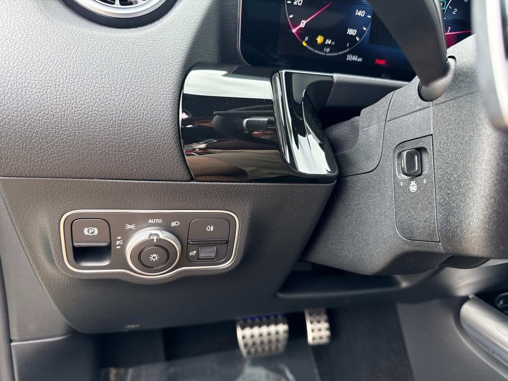 New 2026 Mercedes-Benz GLA 250 4MATIC image 28