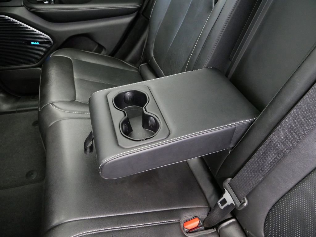 Used 2022 Jeep Grand Cherokee Overland image 14