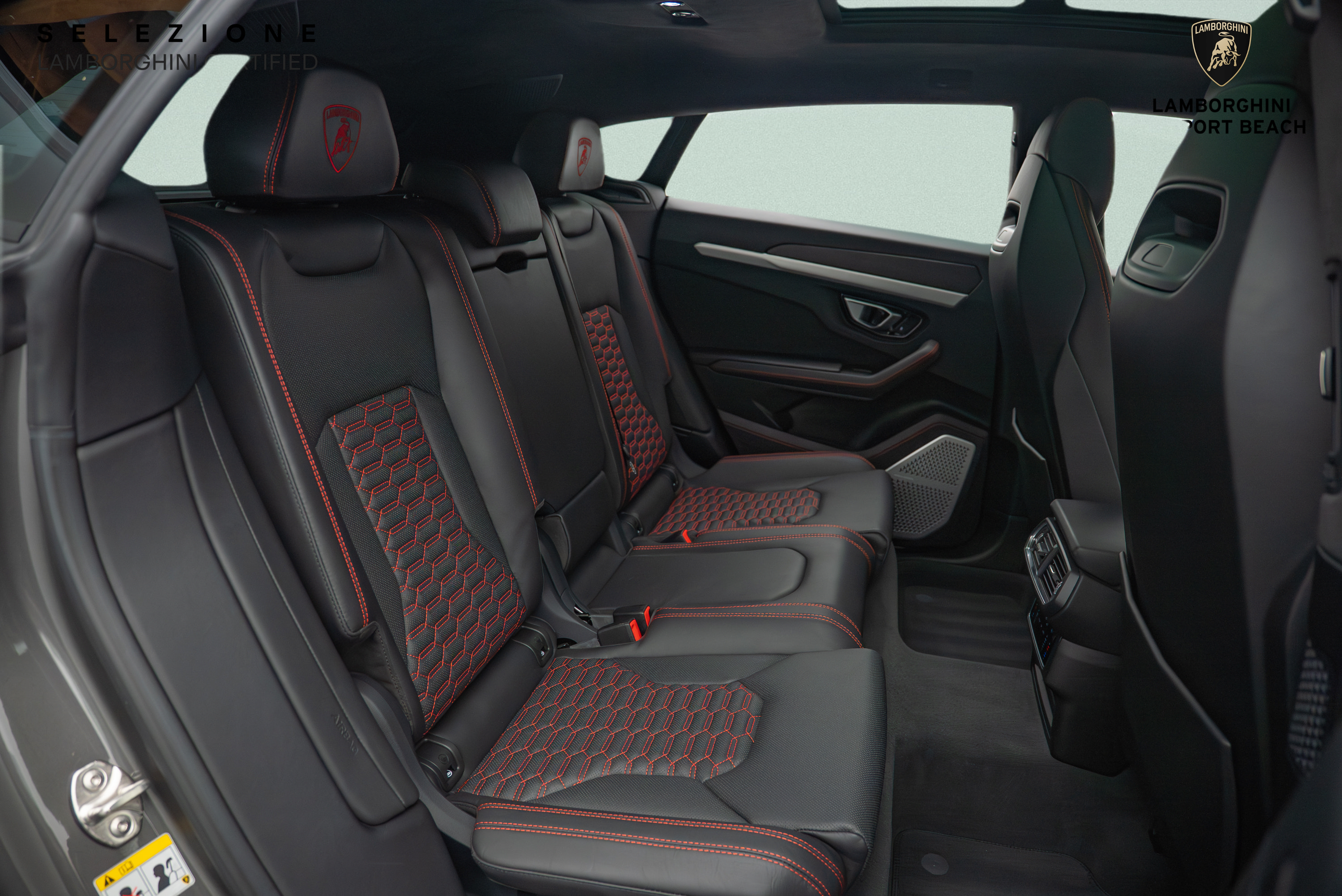 Used 2022 Lamborghini Urus AWD/4WD image 12