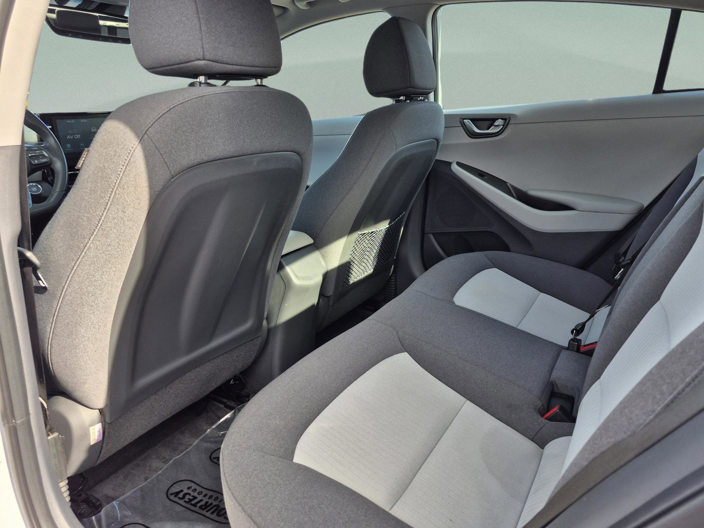 Used 2020 Hyundai Ioniq SEL FWD image 14