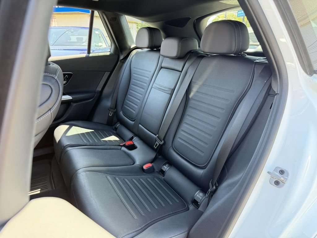 Used 2025 Mercedes-Benz GLC 43 AMG 4MATIC image 19