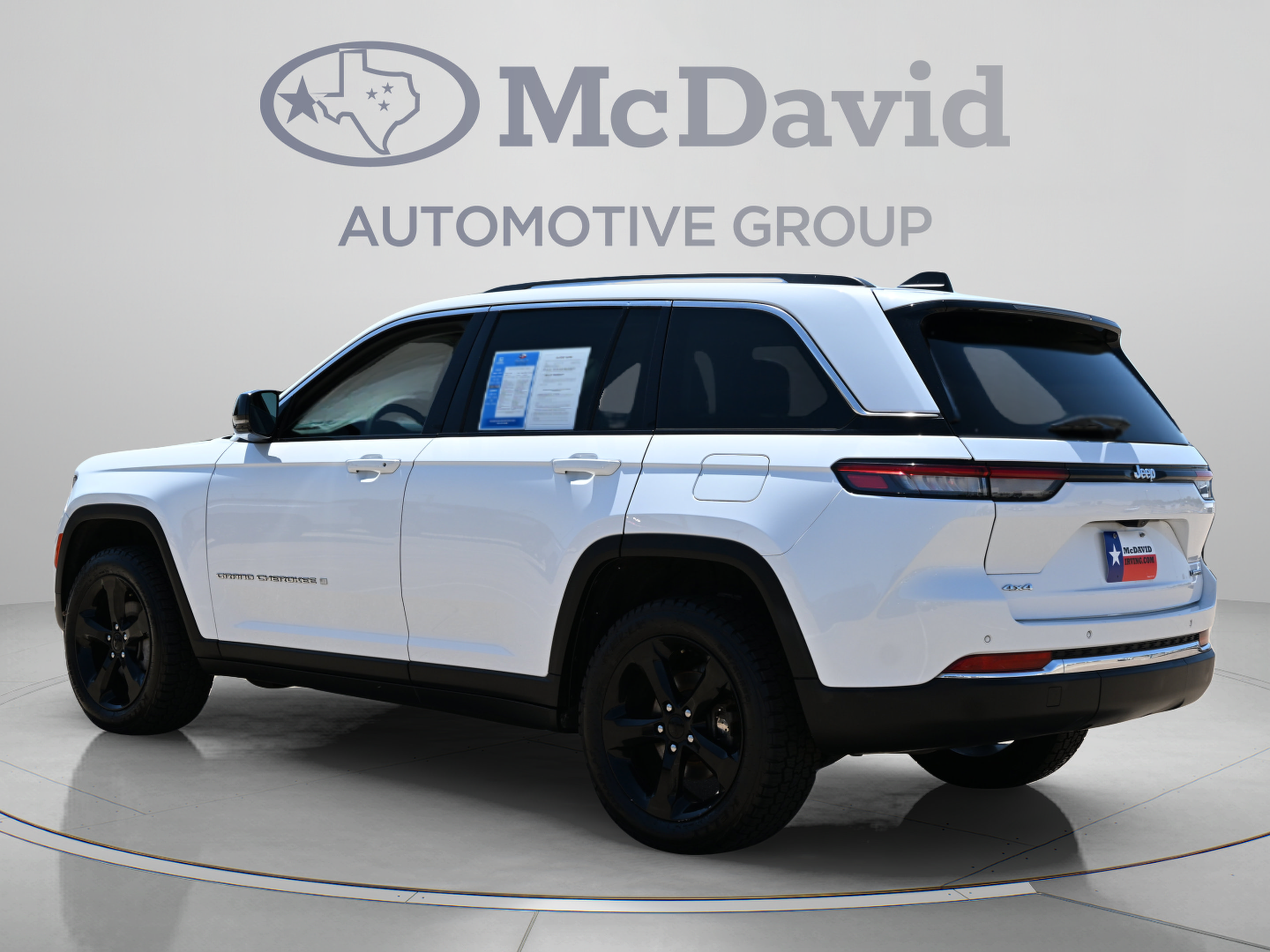 Used 2023 Jeep Grand Cherokee Limited AWD/4WD image 4