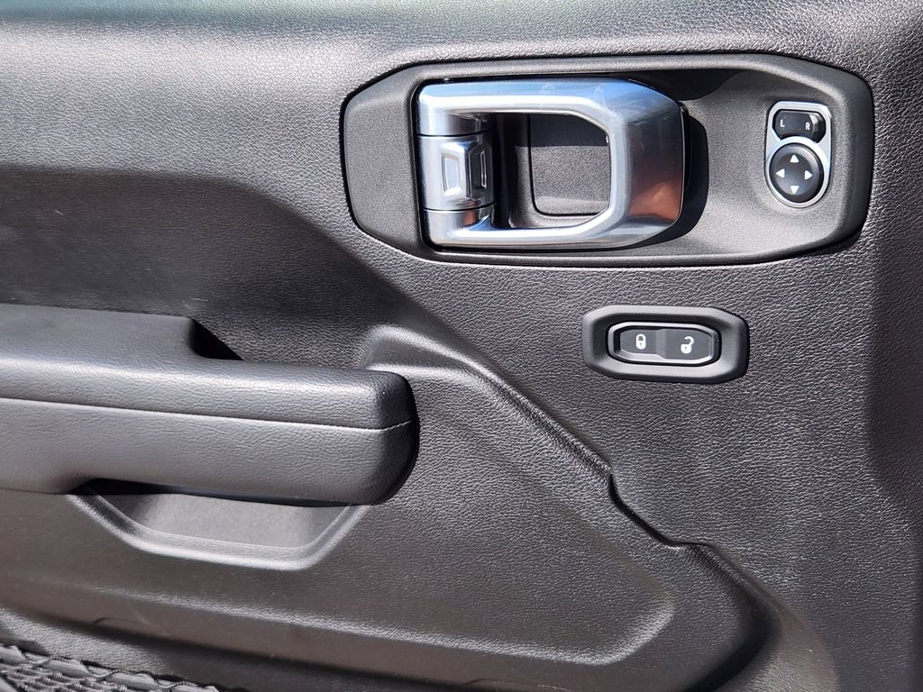 Used 2025 Jeep Wrangler Unlimited Sport AWD/4WD image 6