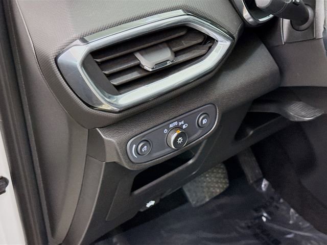 Used 2022 Chevrolet TrailBlazer LT w/ LPO, Blackout Package FWD image 10