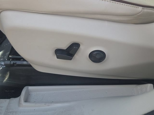 Used 2018 Chrysler Pacifica Limited w/ Advanced Safetytec Group FWD image 23