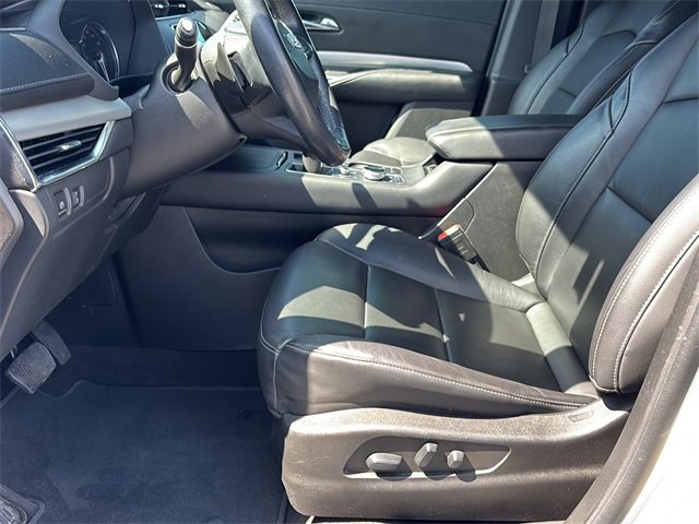 Used 2022 Cadillac XT4 Premium Luxury w/ Enhanced Visibility Package image 18