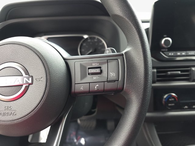 Used 2025 Nissan Pathfinder S FWD image 18