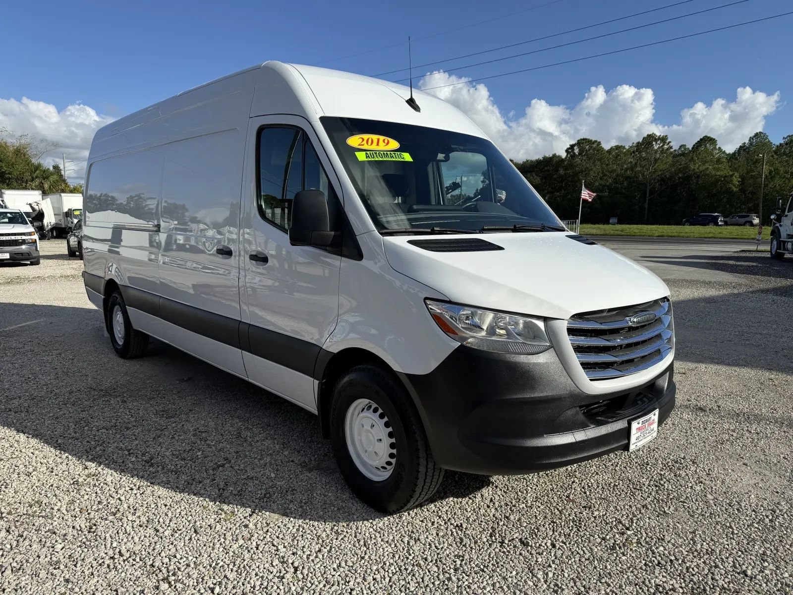 Used 2019 Freightliner Sprinter 170 RWD image 3