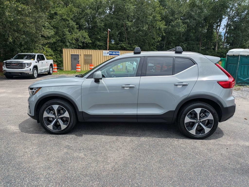 Used 2025 Volvo XC40 B5 Core w/ Protection Package Premier AWD/4WD image 7