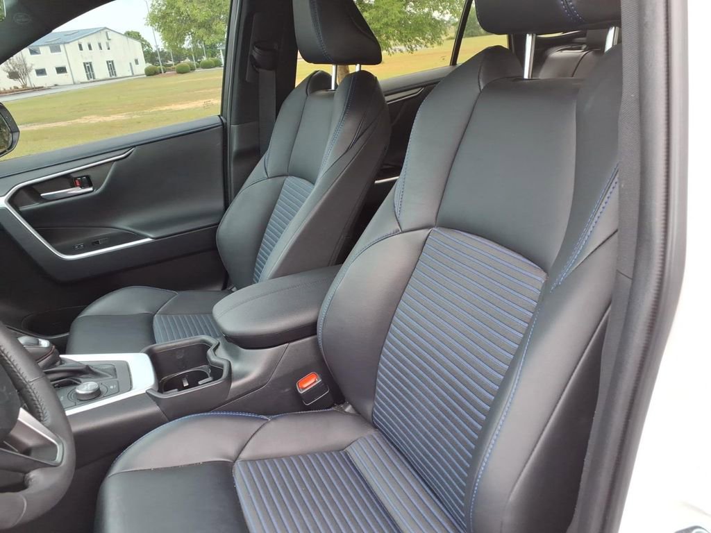 Used 2023 Toyota RAV4 XSE AWD/4WD image 14