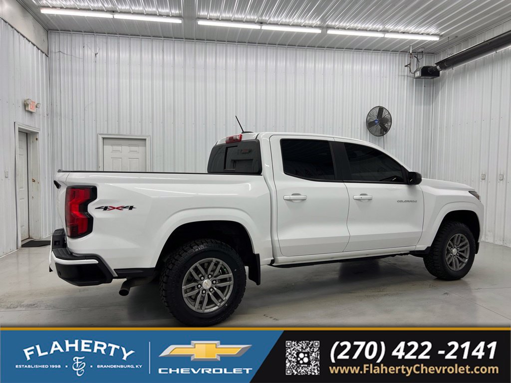 Used 2023 Chevrolet Colorado LT w/ LT Convenience Package II AWD/4WD image 2