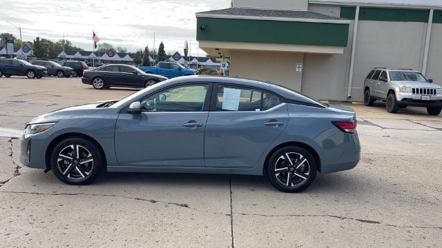Used 2024 Nissan Sentra SV FWD image 5