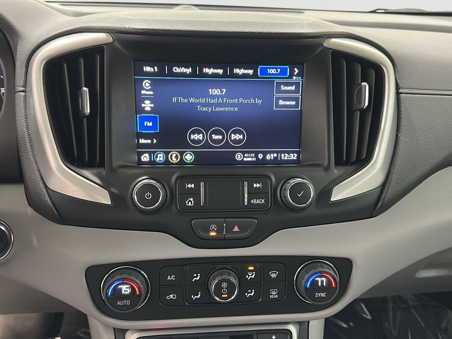 Used 2024 GMC Terrain SLT w/ Tech Package image 13