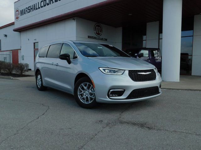 New 2026 Chrysler Pacifica Select image 1