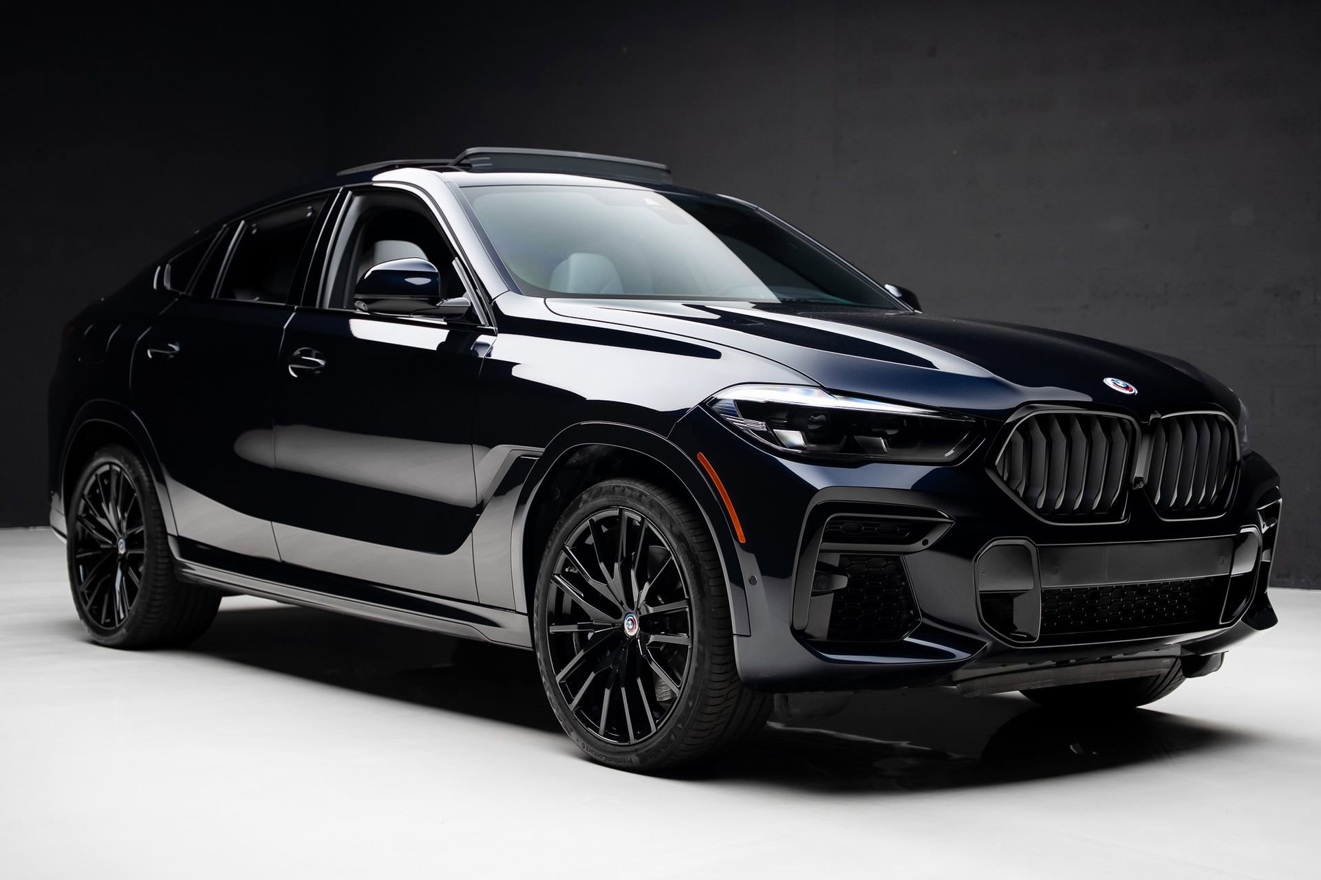 Used 2023 BMW X6 M50i w/ Parking Assistance Package AWD/4WD image 91