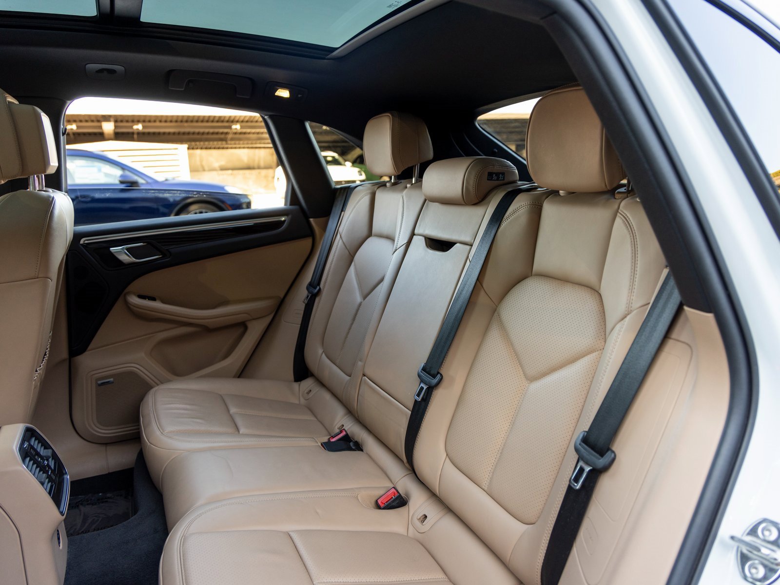 Certified 2023 Porsche Macan S image 42