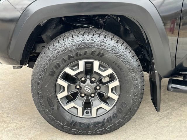 Used 2023 Toyota Tacoma TRD Off-Road image 9