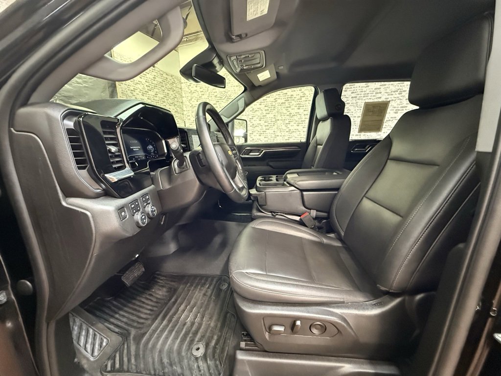 Used 2024 Chevrolet Silverado 2500 LTZ image 20