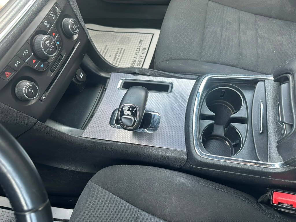 Used 2014 Dodge Charger SXT RWD image 18