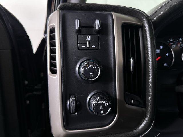 Used 2018 GMC Sierra 2500 Denali w/ Duramax Plus Package AWD/4WD image 18