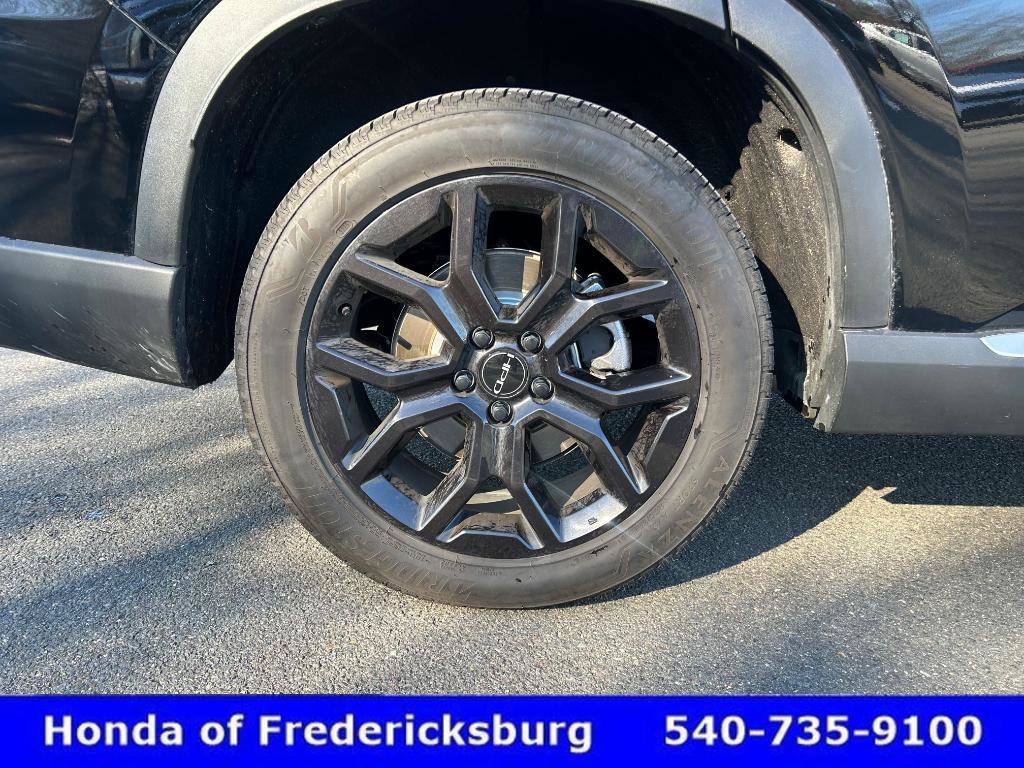 Certified 2025 Honda Pilot Touring image 14